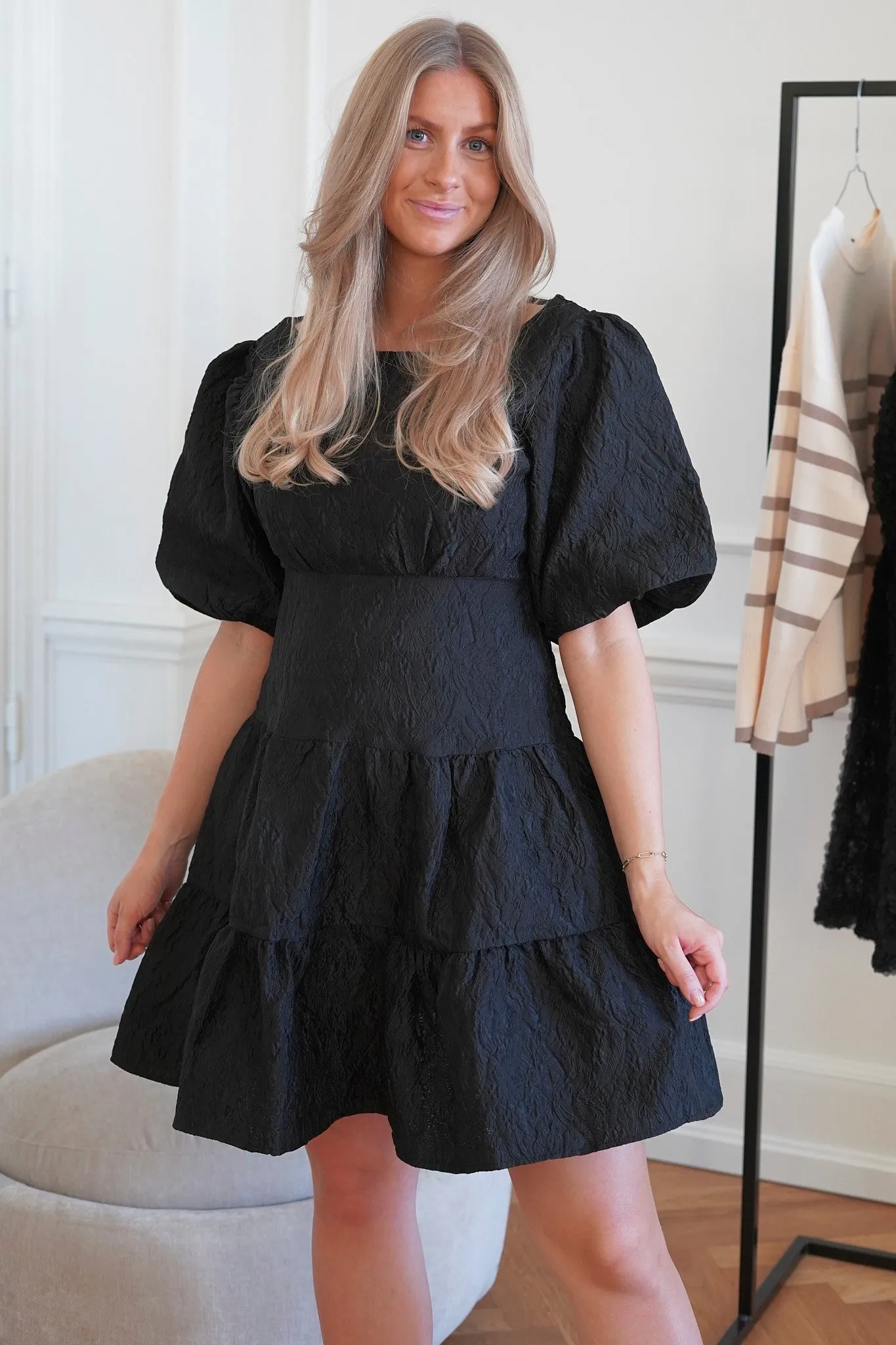 BellaIC Elegant Black Dress - Optimal Style & Comfort