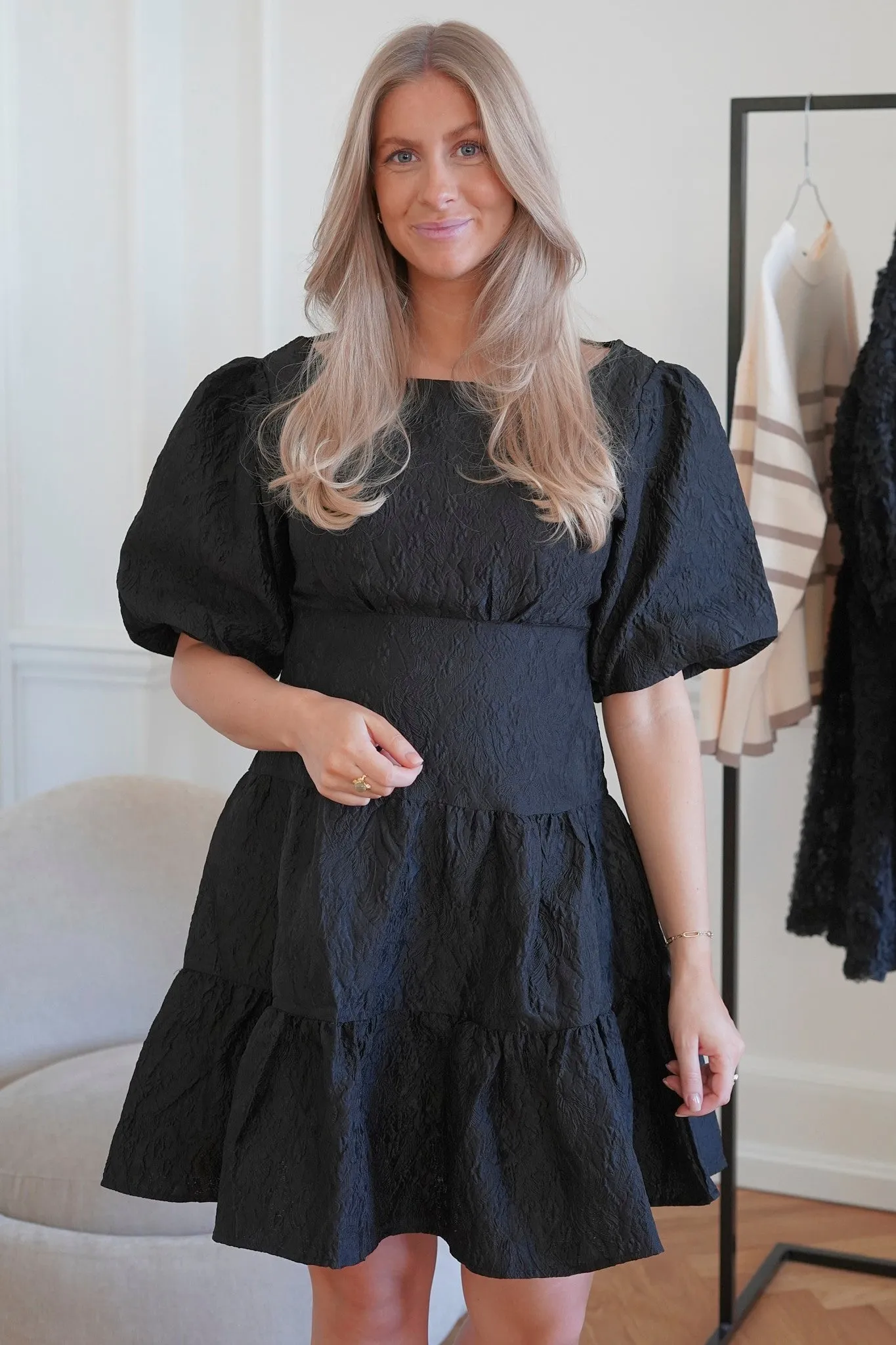 BellaIC Elegant Black Dress - Optimal Style & Comfort