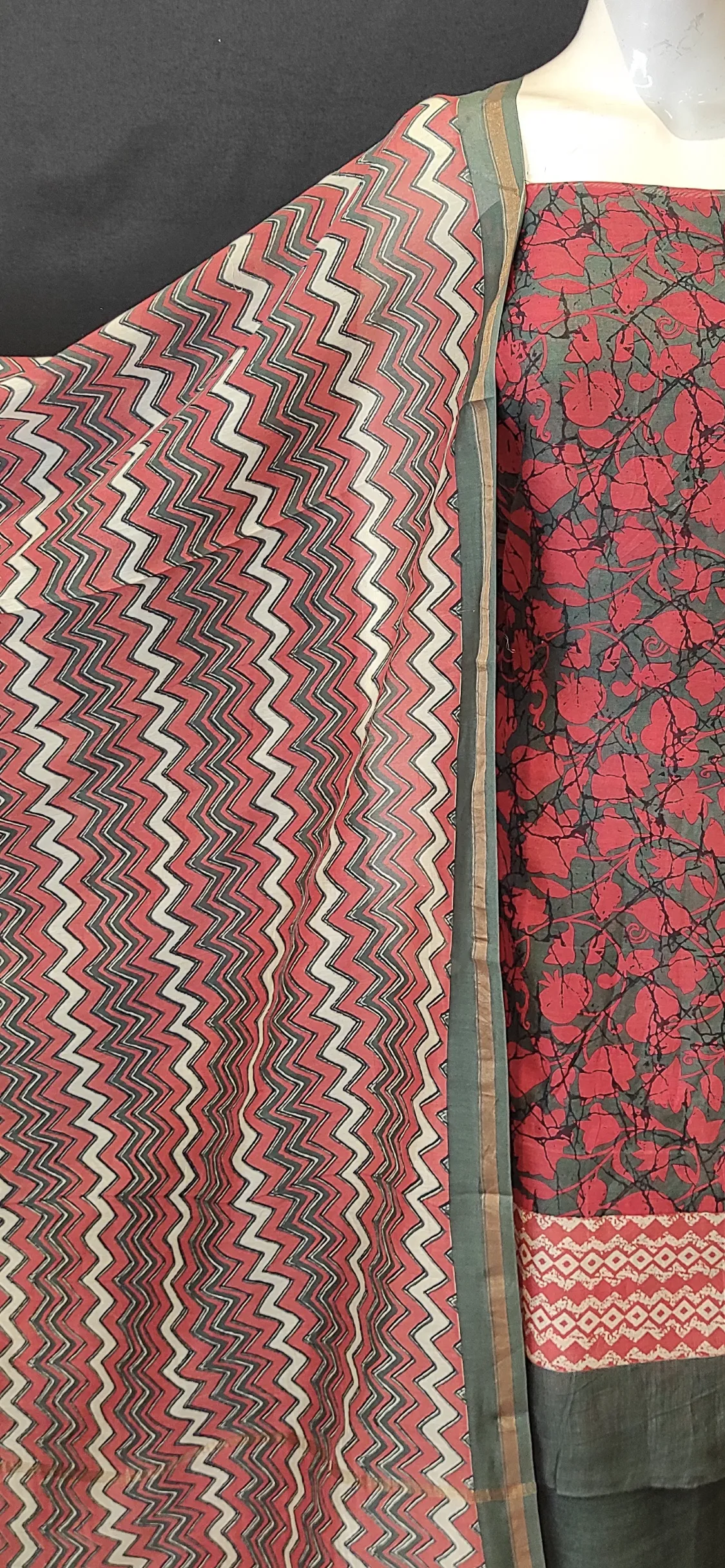 Maheshwari Silk Printed Unstitched Suit with Dupatta