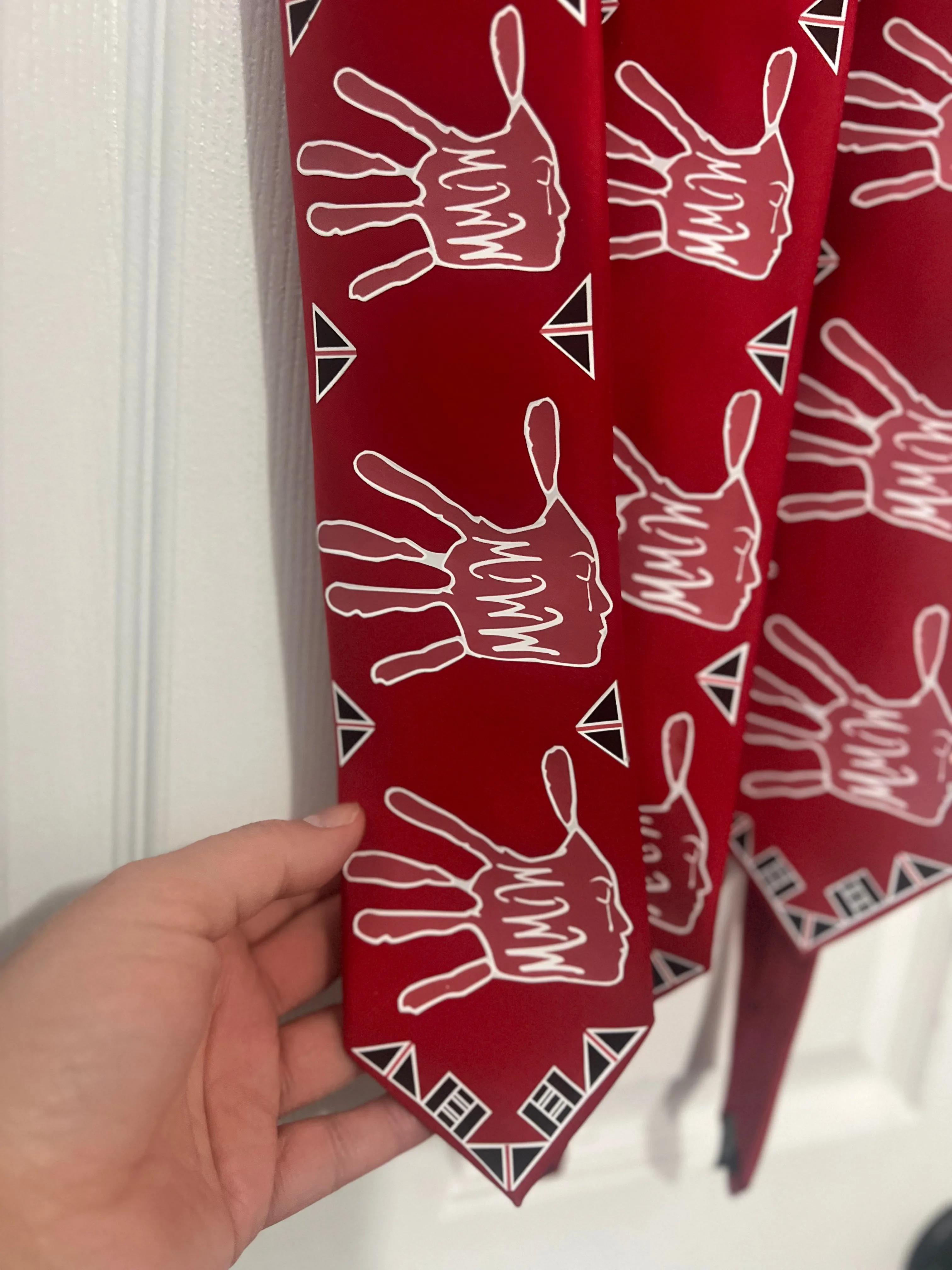 MMIW red men’s tie